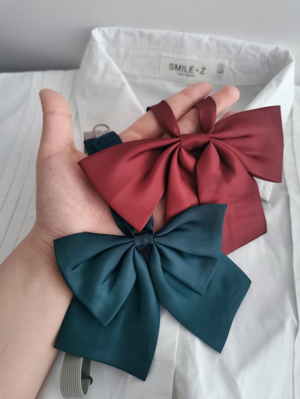 Japanese Schoolgirls' Bow Tie Set